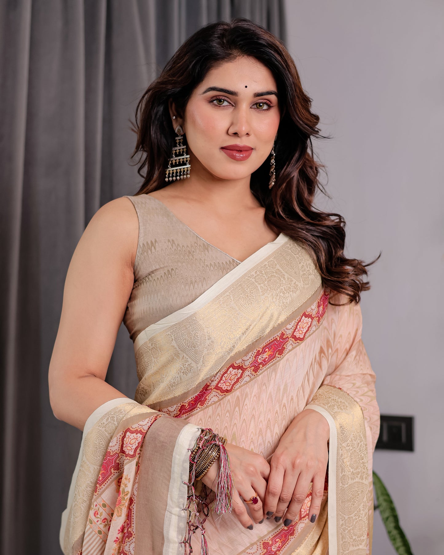 Blush Beige Handloom Linen Saree with Zigzag Weave & Floral Pallu | Zari Border & Tassels | 5.5m Saree + 0.8m Blouse