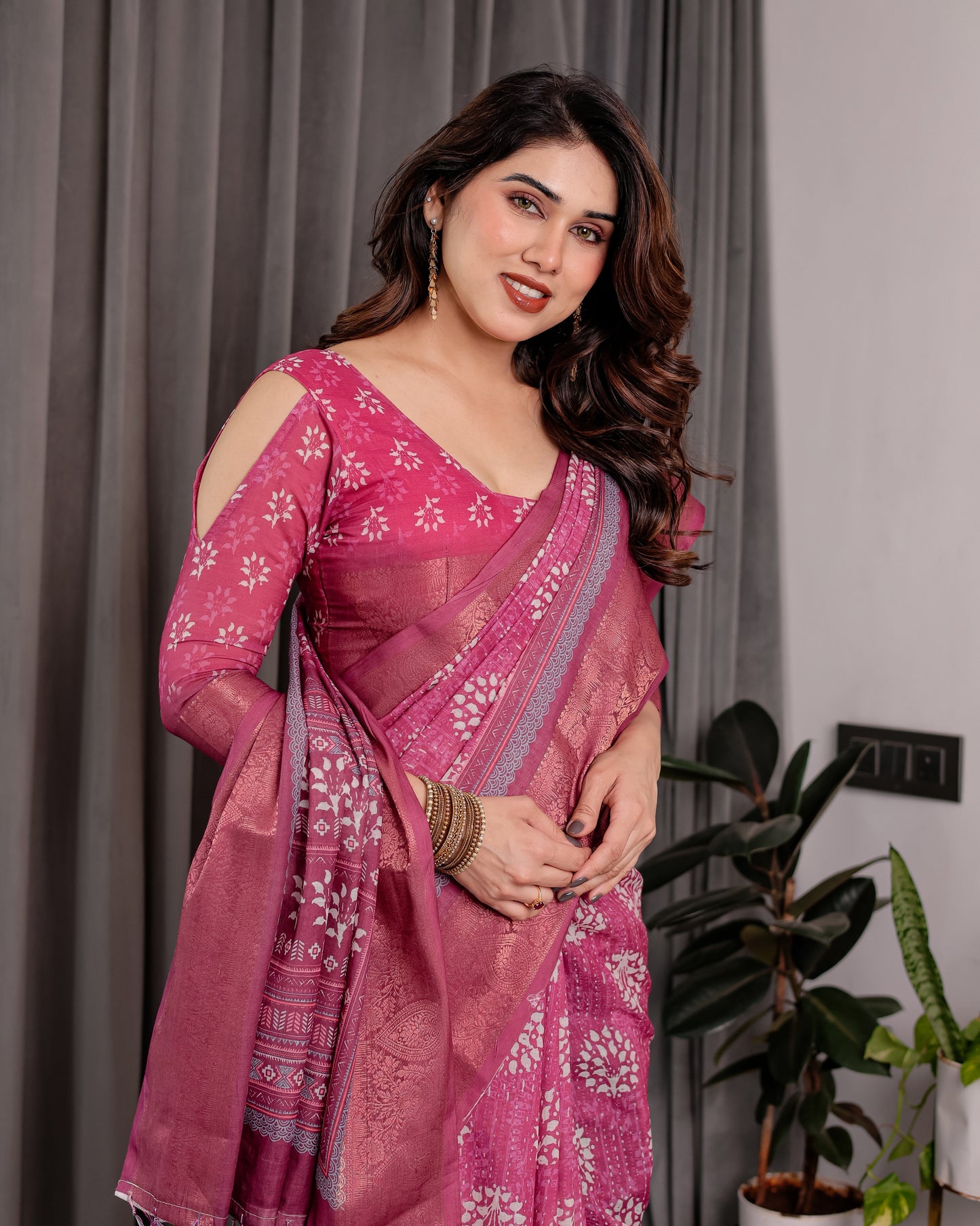 Rani Pink Pure Handloom Linen Saree with White Floral Print & Dual Zari Border | Elegant Tassel Finish | 5.5m Saree + 0.8m Blouse