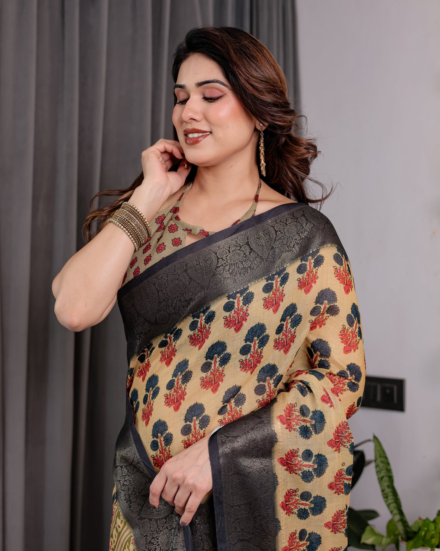 Beige Handloom Linen Saree with Red-Blue Floral Buttas & Ethnic Pallu | Antique Black Zari Border & Tassels | Attached Blouse | 5.5m Saree + 0.8m Blouse