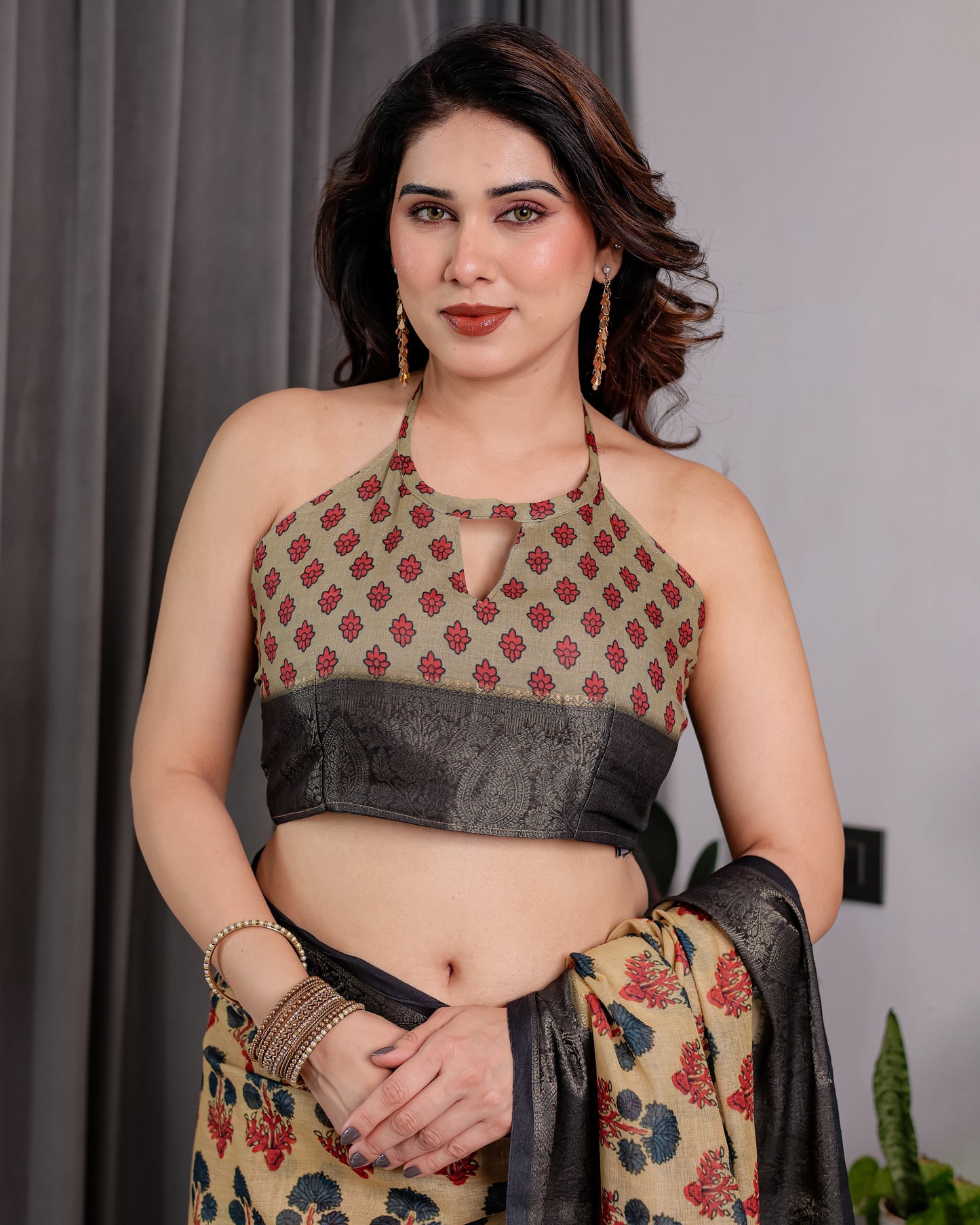 Beige Handloom Linen Saree with Red-Blue Floral Buttas & Ethnic Pallu | Antique Black Zari Border & Tassels | Attached Blouse | 5.5m Saree + 0.8m Blouse