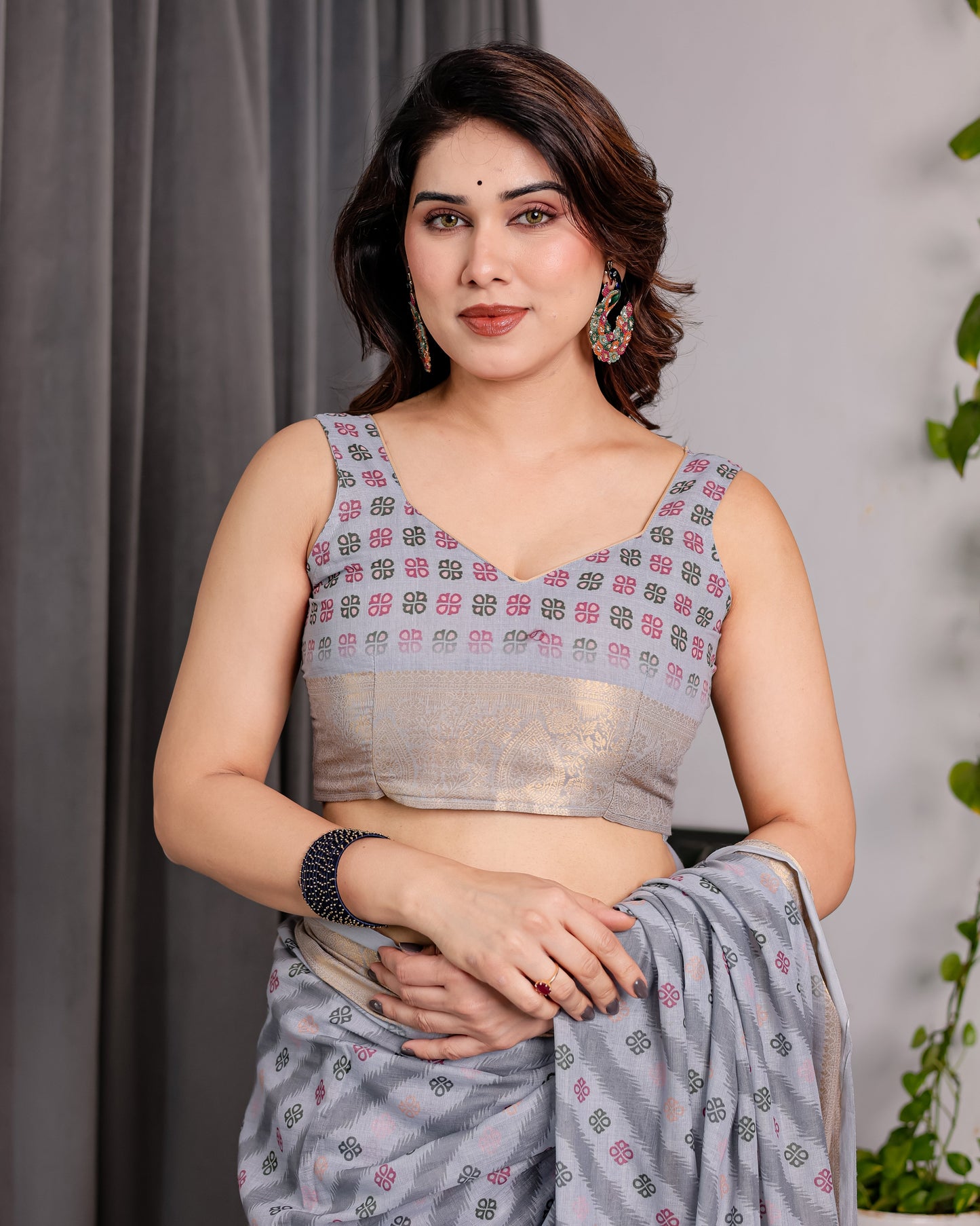 Pastel Grey Handloom Linen Saree with Multicolor Tribal Geometric Pallu & Zari Border | Tassels | 5.5m Saree + 0.8m Blouse