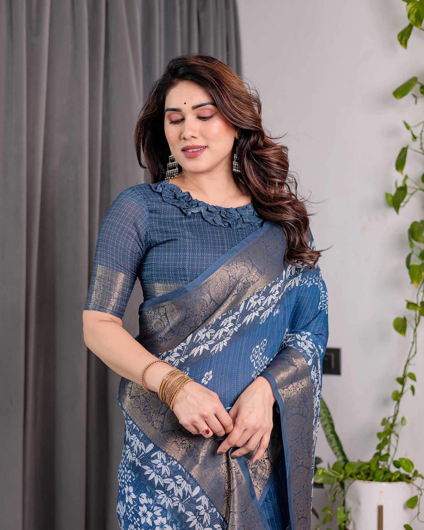 Indigo Blue Handloom Linen Saree with White Village & Tree Print Pallu | Zari Woven Border | 5.5m Saree + 0.8m Blouse | Elegant Pallu Tassels