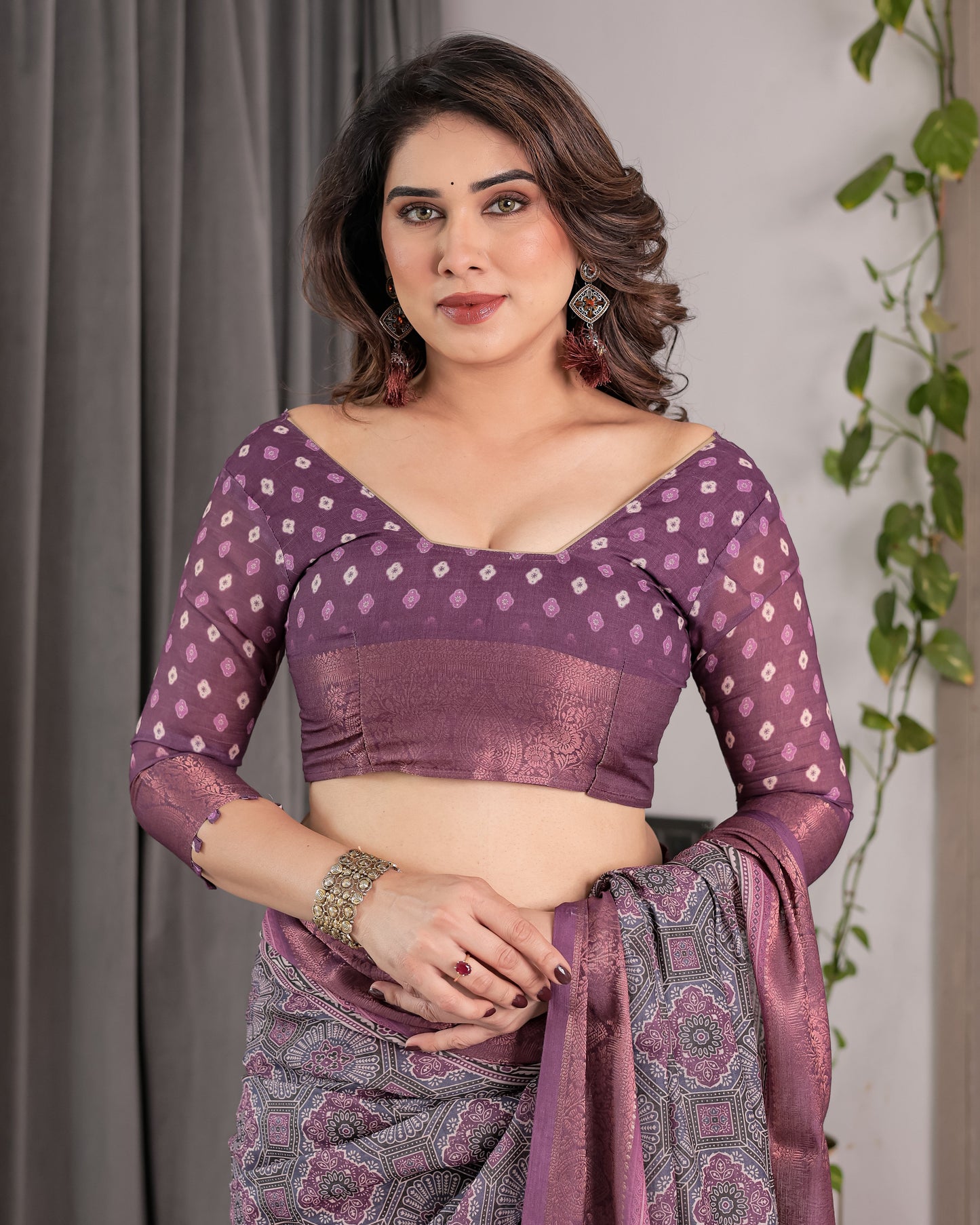 Dusty Purple Handloom Linen Printed Saree with Zari Border, Geometric Floral Motifs & Tasselled Pallu | Attached Blouse Piece | 5.5m Saree + 0.8m Blouse