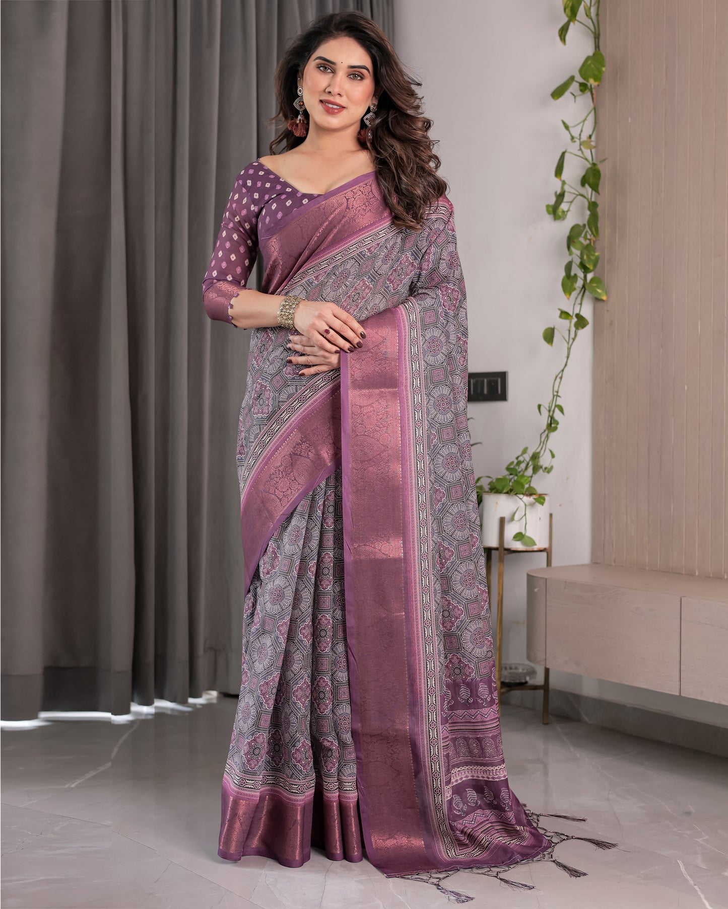 Dusty Purple Handloom Linen Printed Saree with Zari Border, Geometric Floral Motifs & Tasselled Pallu | Attached Blouse Piece | 5.5m Saree + 0.8m Blouse